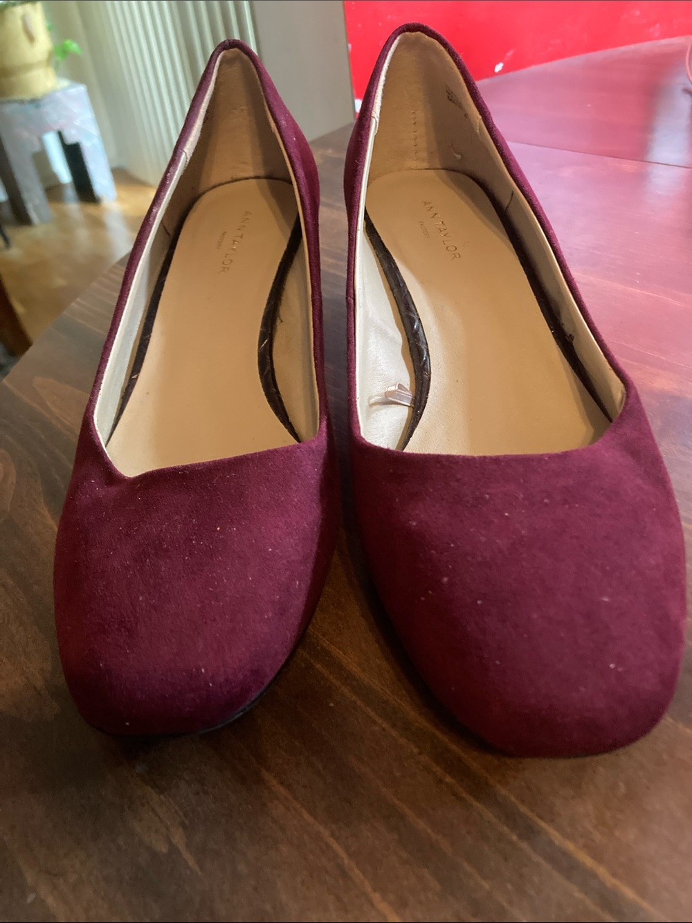 Ann Taylor Factory Plum Suede Pumps, with black heels 6.5 M